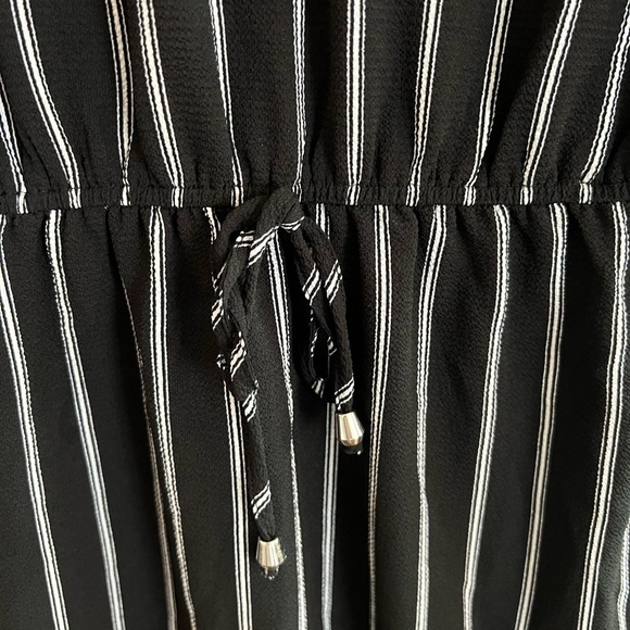 Women’s  dress - Picture 3 of 5